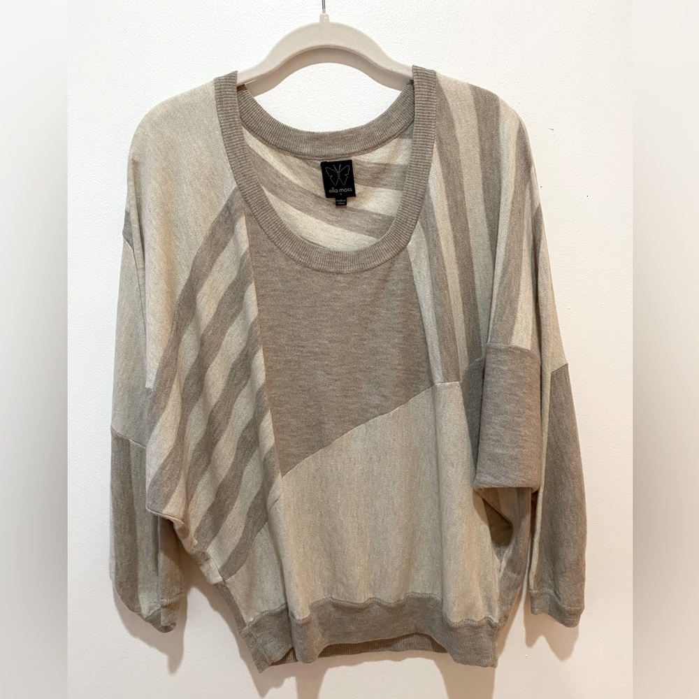 Lightweight Ella Moss sweater in grayish brown size M.